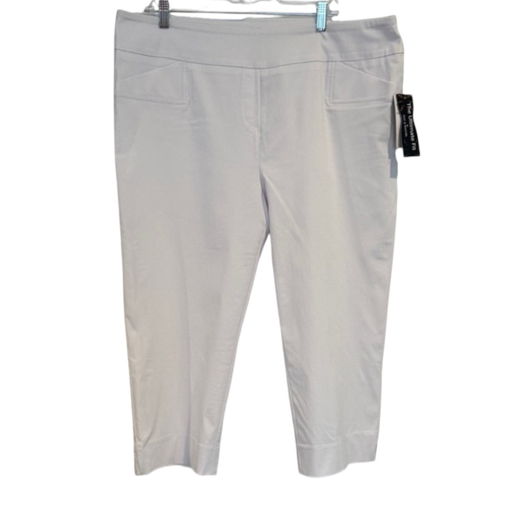 Zac & Rachel ultimate fit White pull on capri ankle cropped pants new with tags